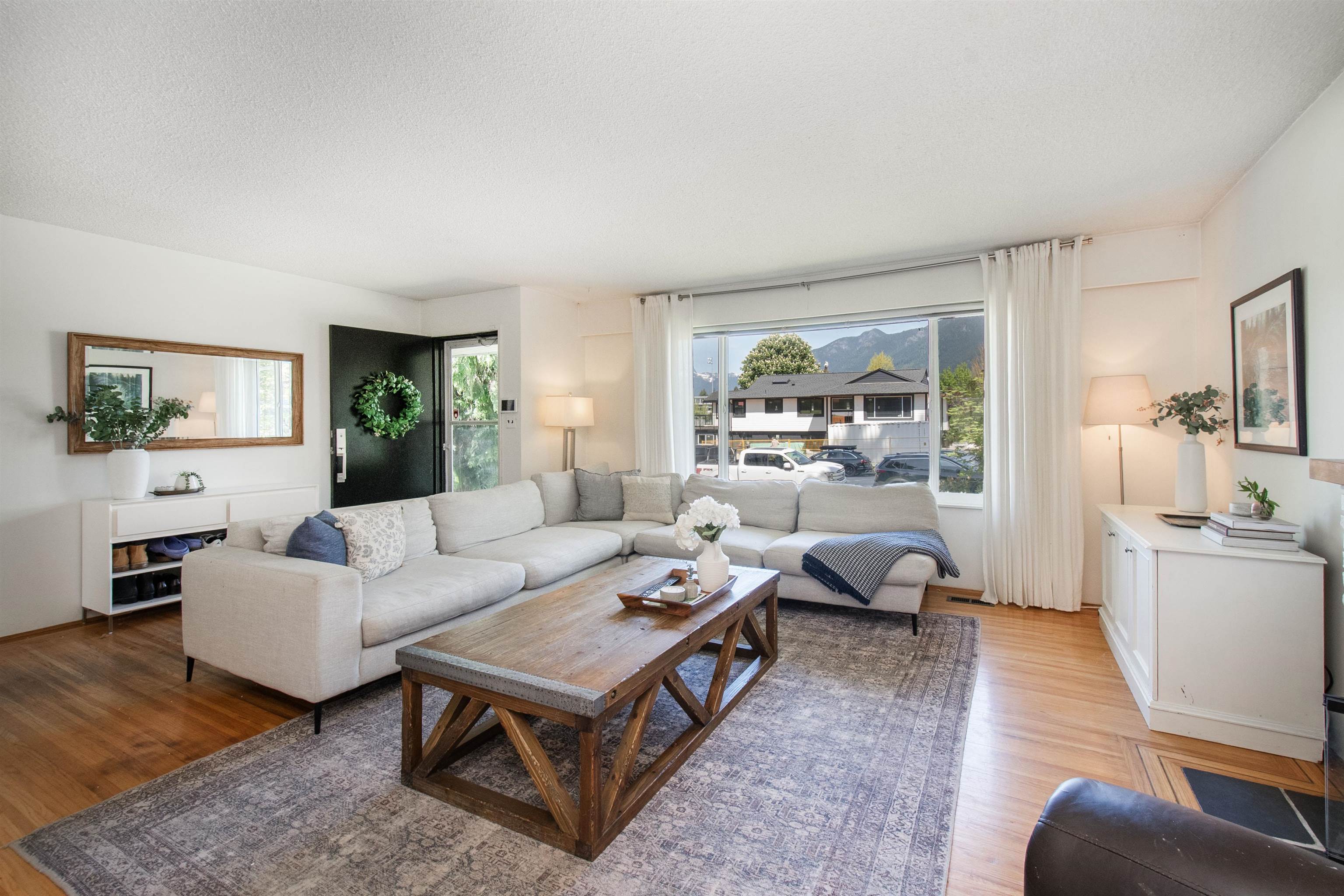 Additional image 5 of 361 19th Street W, North Vancouver, BC, V7M 1X7