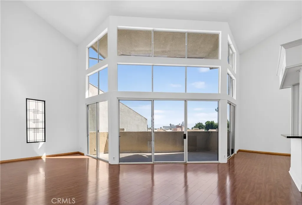 Additional image 43 of 5216 Yarmouth Avenue Unit 305, Encino, CA 91316