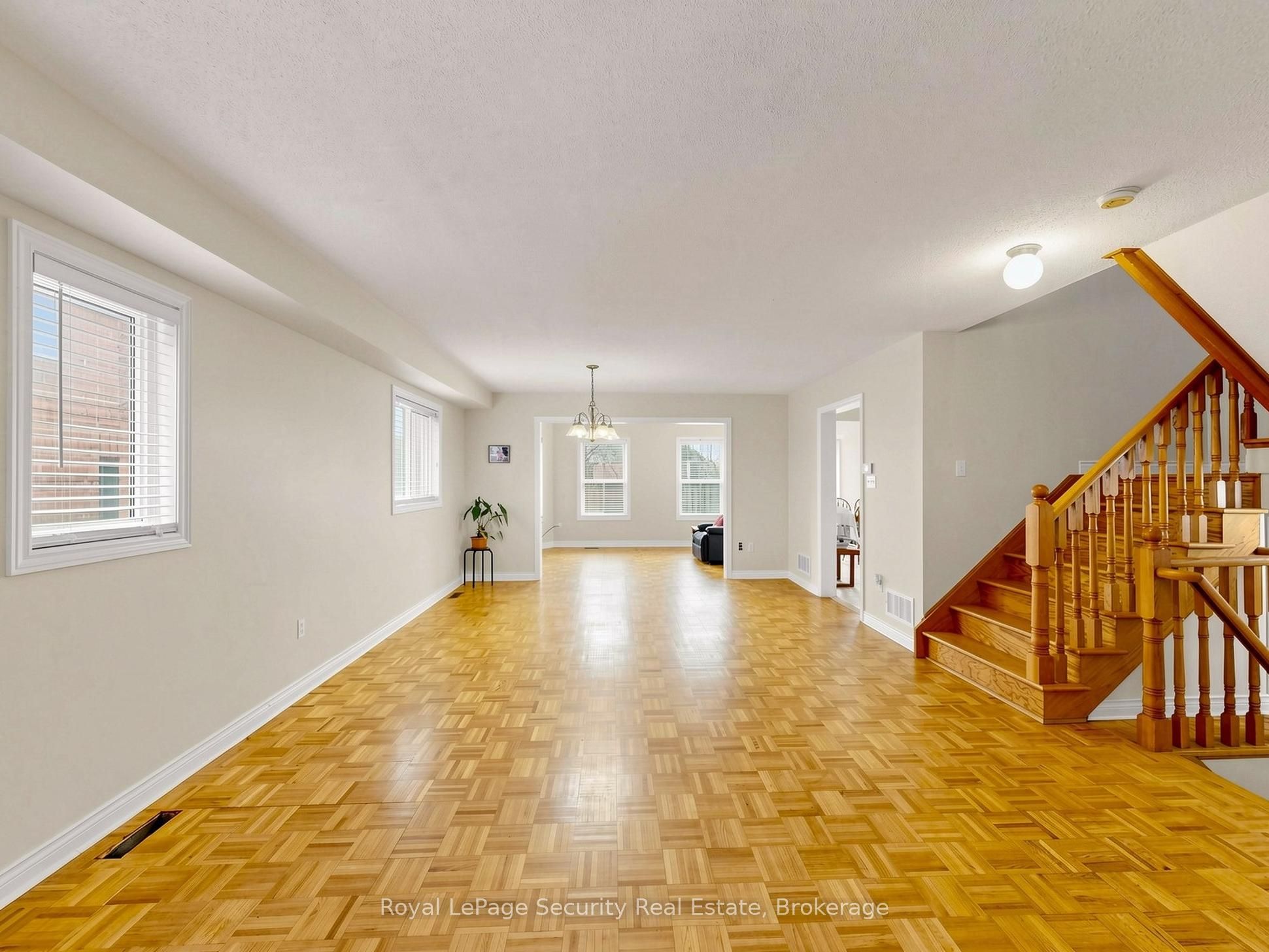 21 Fallstar Crescent, Brampton, ON, L7A 2J5 photo 4