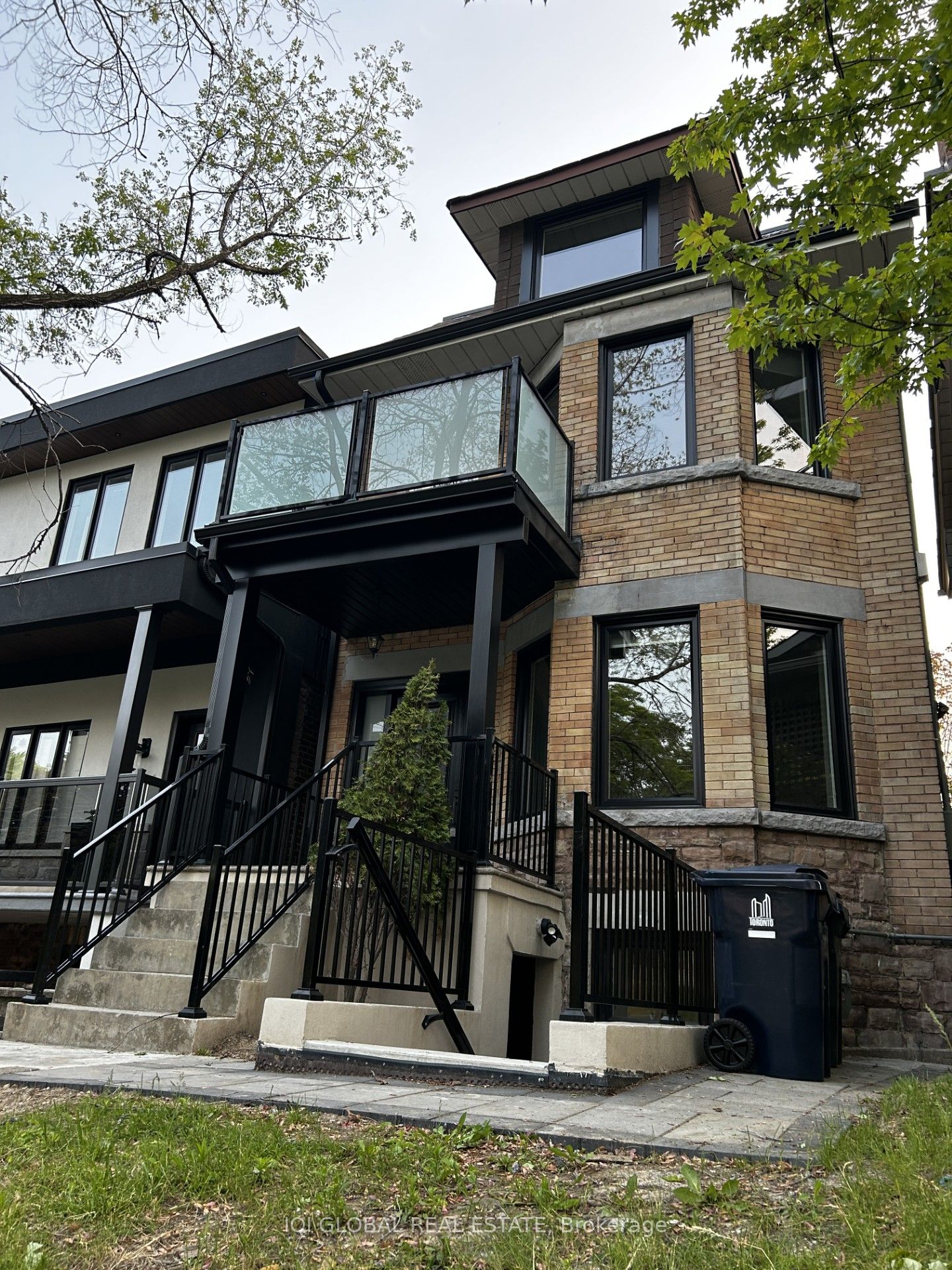 3rd Flr-1502 Dufferin Street, Toronto, ON, M6H 3L4