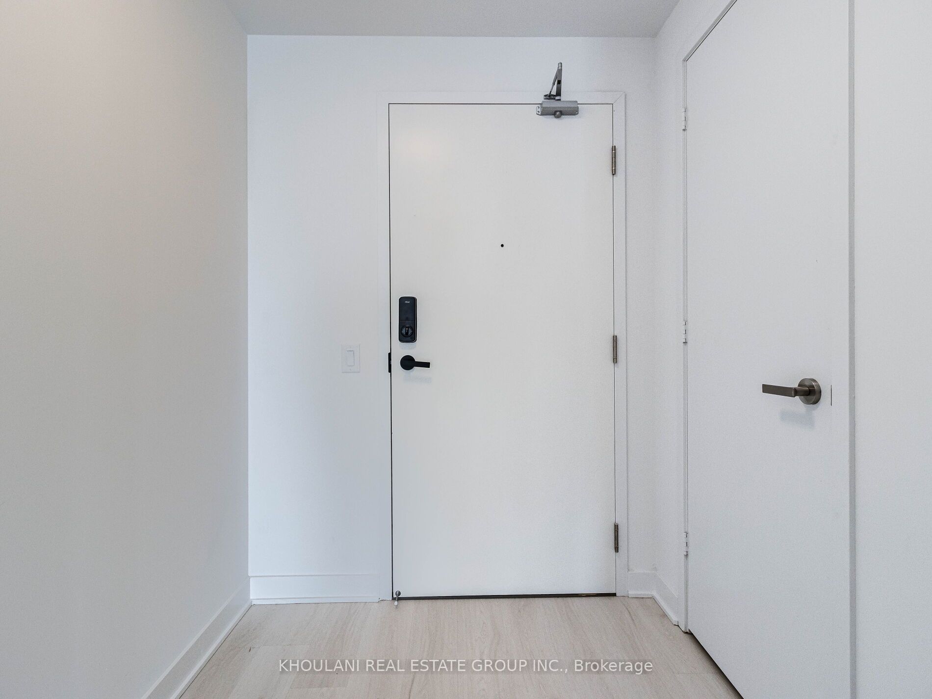Additional image 3 of 2212-3900 Confederation Parkway, Mississauga, ON, L5B 0M3