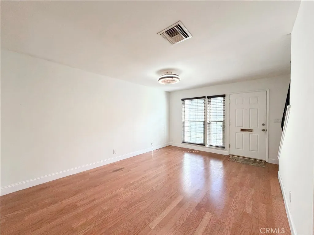 Additional image 43 of 22131 N Oxnard Street Unit A, Woodland Hills, CA 91367