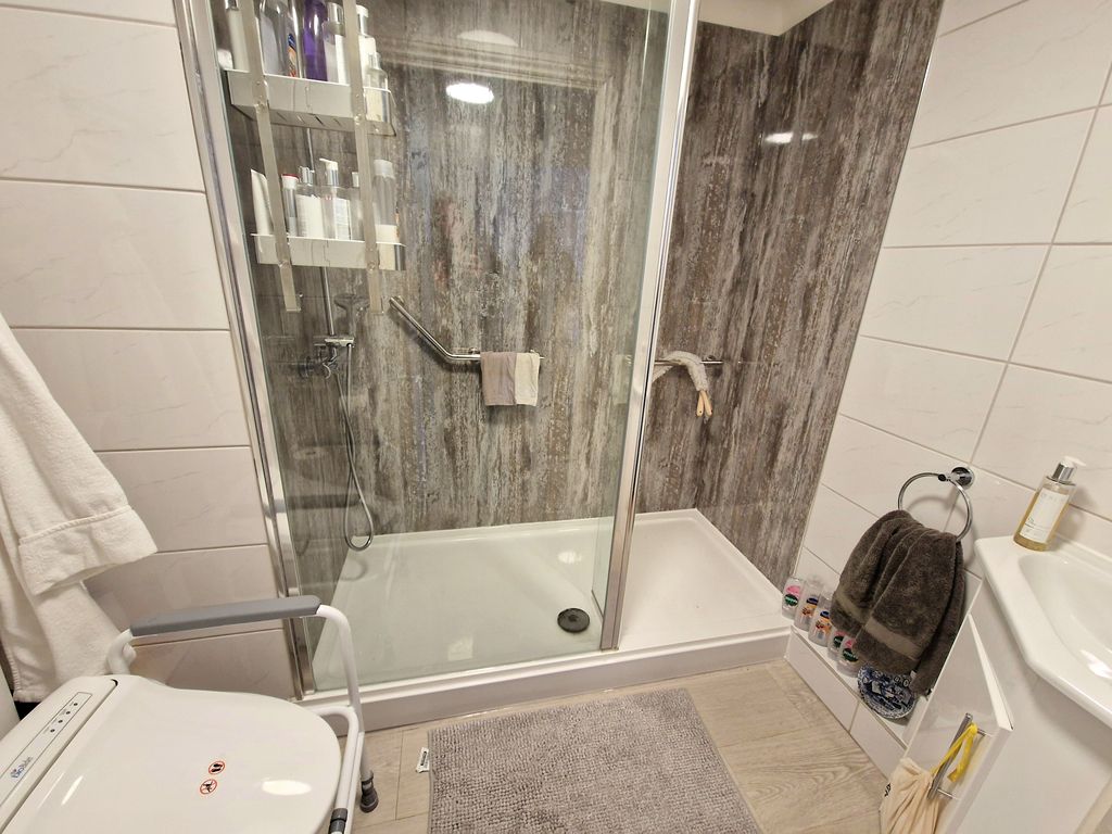Additional image 7 of 1 bed property for saleStoneleigh Court, John Street, Porthcawl CF36