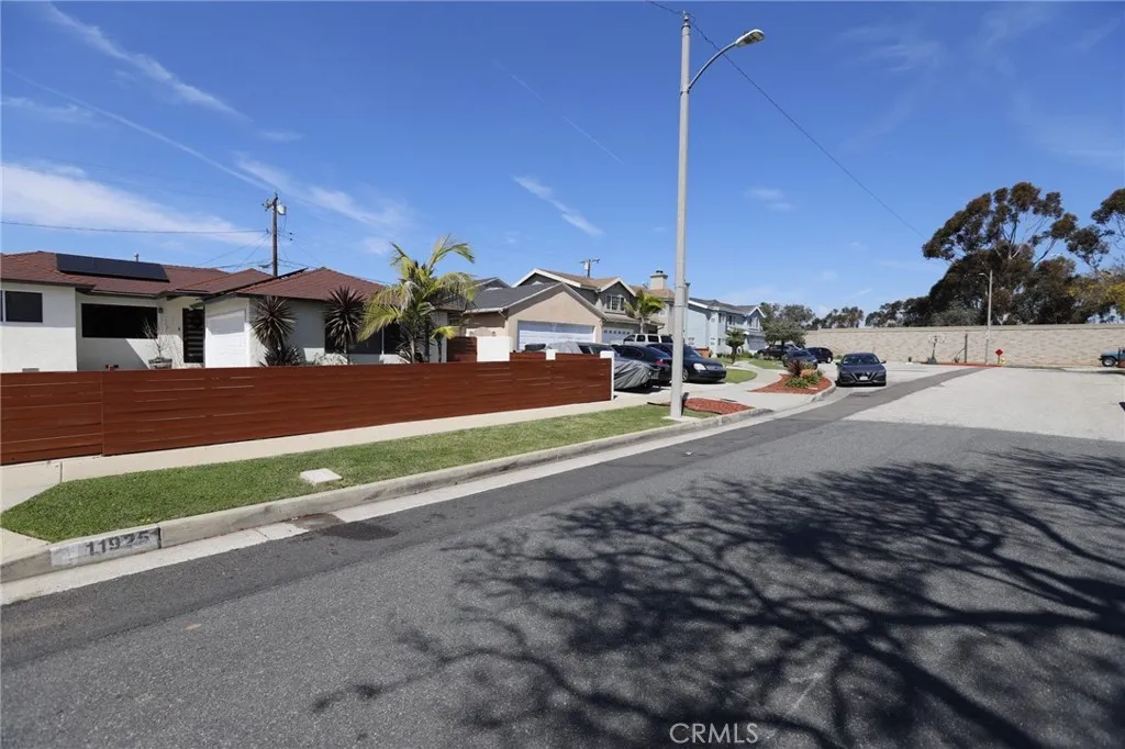 Additional image 35 of 11925 Daleside Avenue, Hawthorne, CA 90250