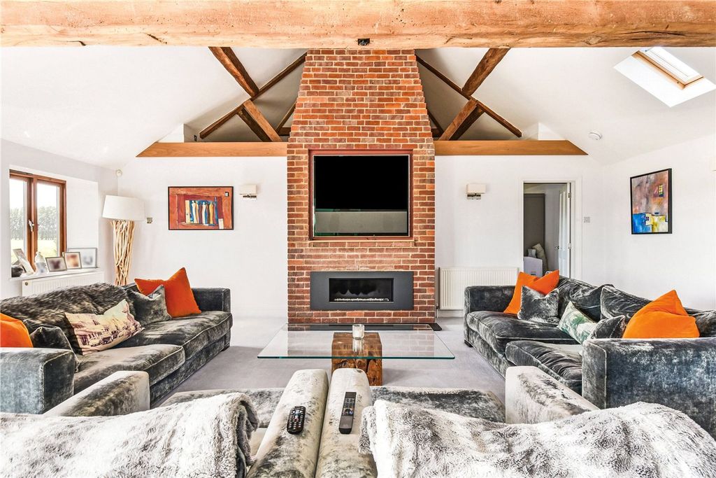 Additional image 10 of 3 bed flat for saleOld Park Lane, Chichester PO18