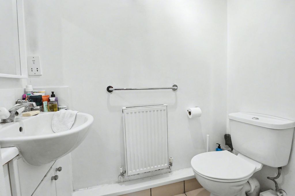 Additional image 5 of 2 bed terraced house for saleFawn Crescent, Hedge End SO30