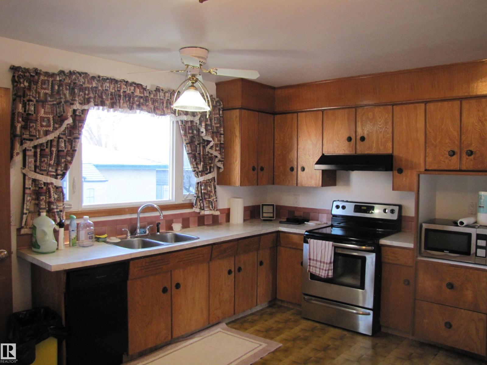 Additional image 3 of 6832 83 Avenue NW, Edmonton, AB, T6B0G5