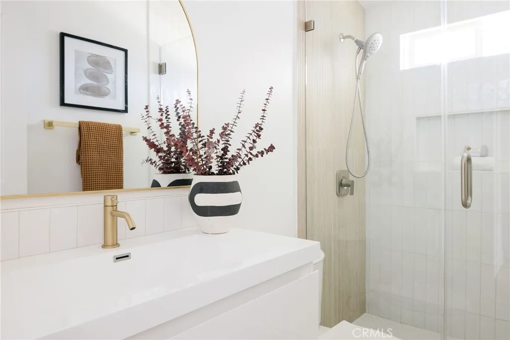 Additional image 95 of 2566 Oxford Ln, Costa Mesa, CA 92626