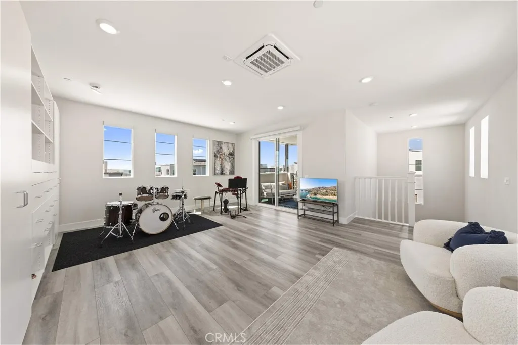 Additional image 87 of 228 Merit, Irvine, CA 92618