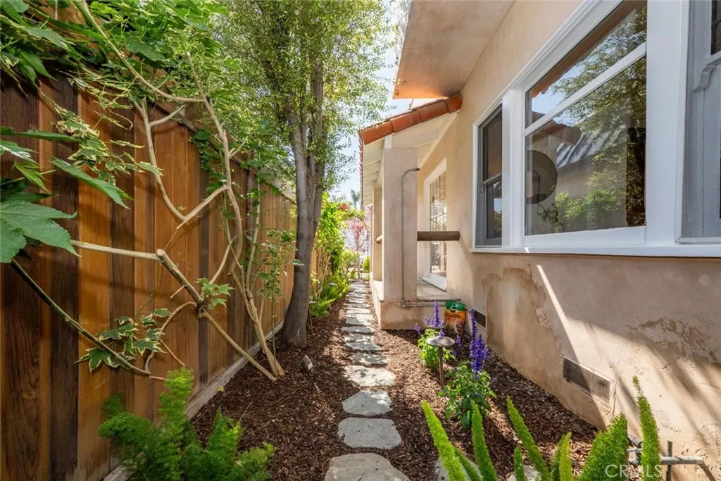 Additional image 31 of 24 Via Di Roma Walk, Long Beach, CA 90803