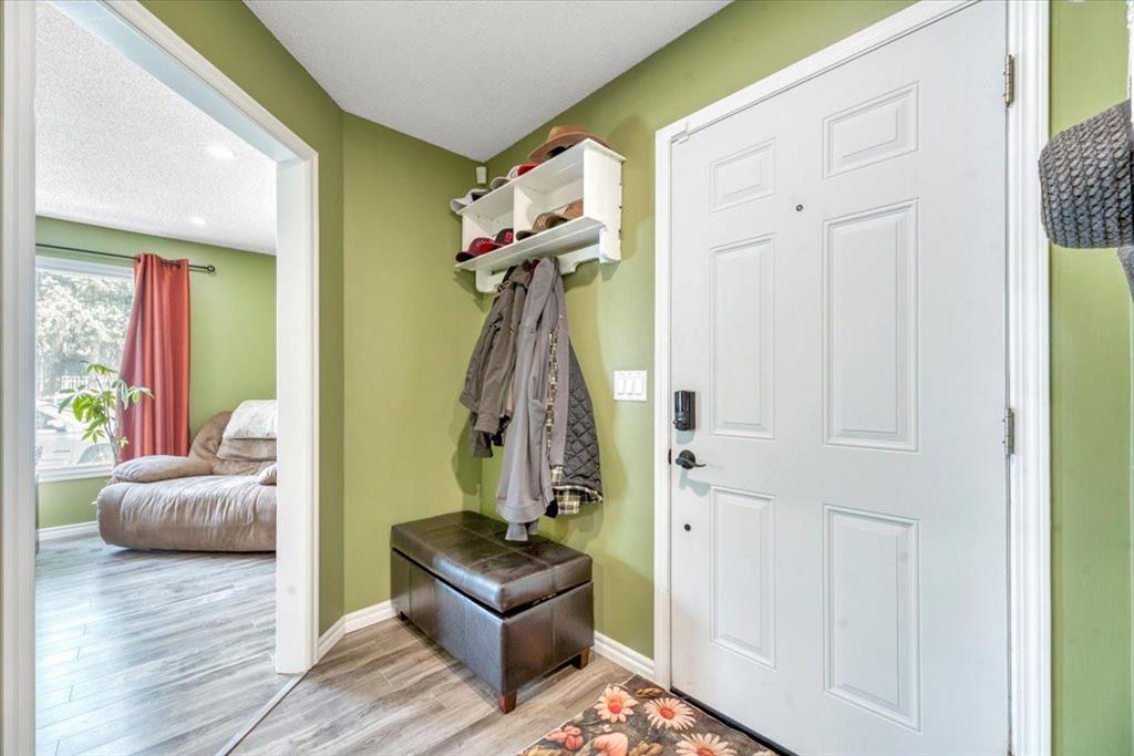 Additional image 3 of 112 Thorson Crescent, Okotoks, AB, t1s1c9
