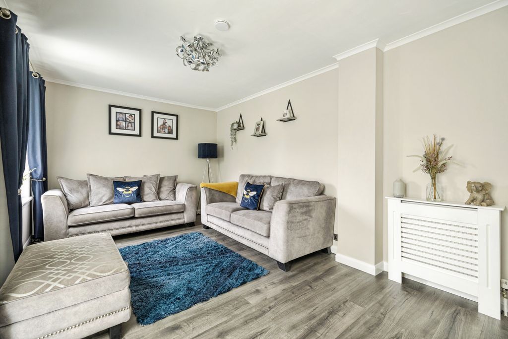 Additional image 4 of 3 bed flat for saleEaster Drylaw Drive, Edinburgh EH4
