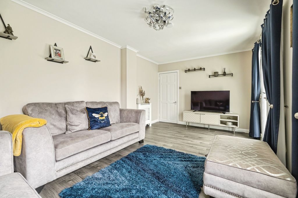Additional image 3 of 3 bed flat for saleEaster Drylaw Drive, Edinburgh EH4