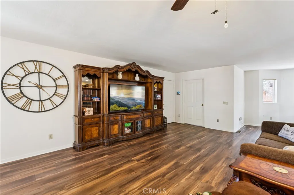 Additional image 11 of 879 Spruce Lane, Sugarloaf, CA 92386
