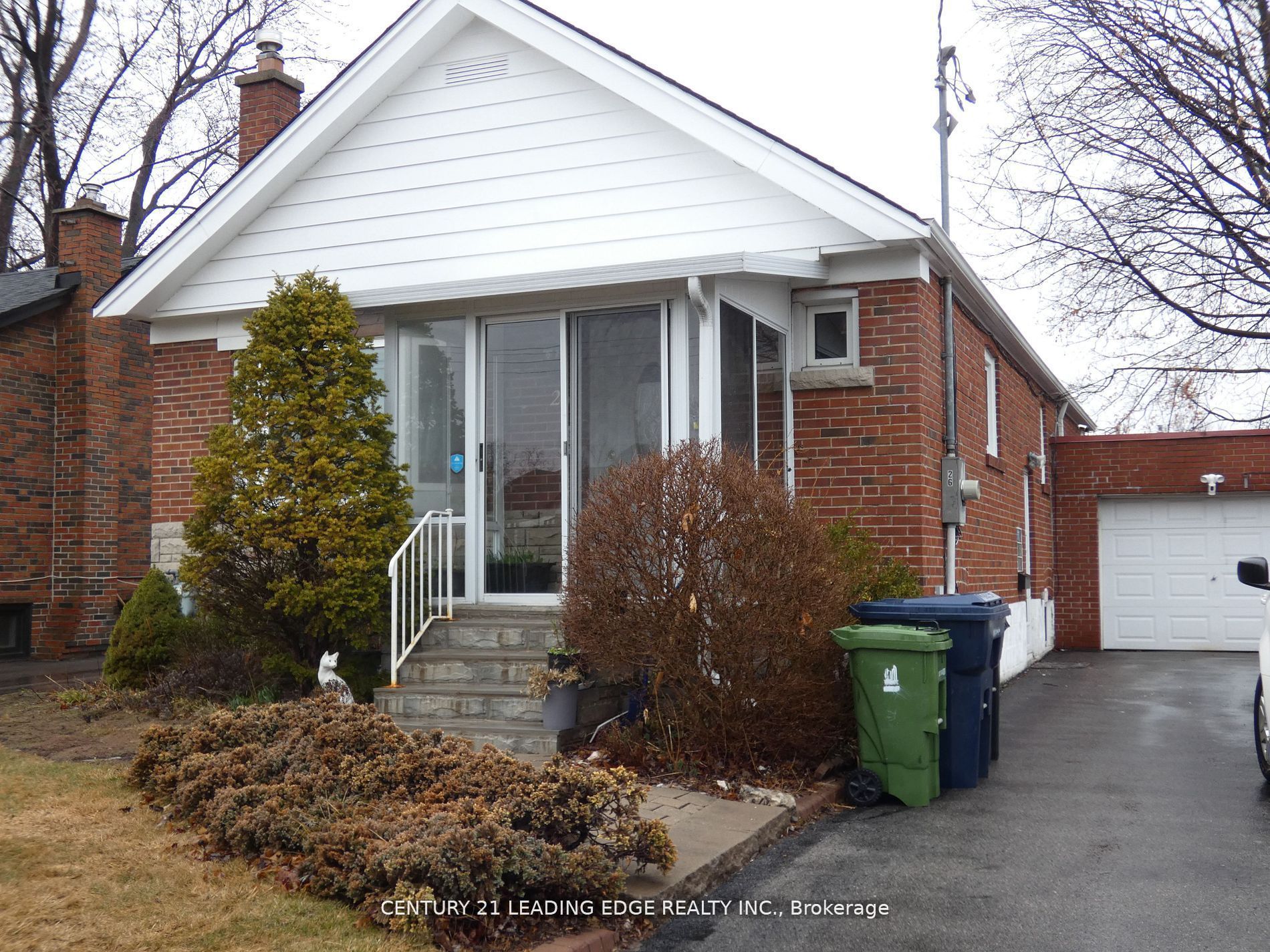 Lower-26 Scotswood Road, Toronto, ON, M1R 3N2