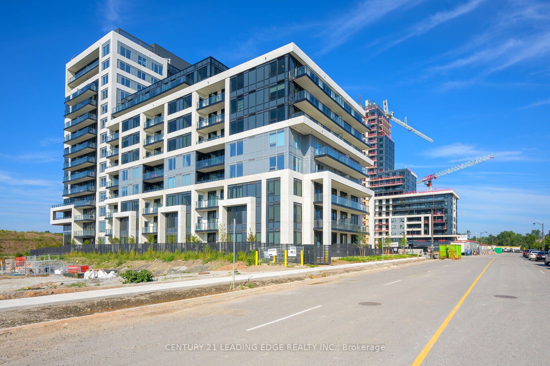 825-3200 William Coltson Avenue, Oakville, ON, L6H 7W6