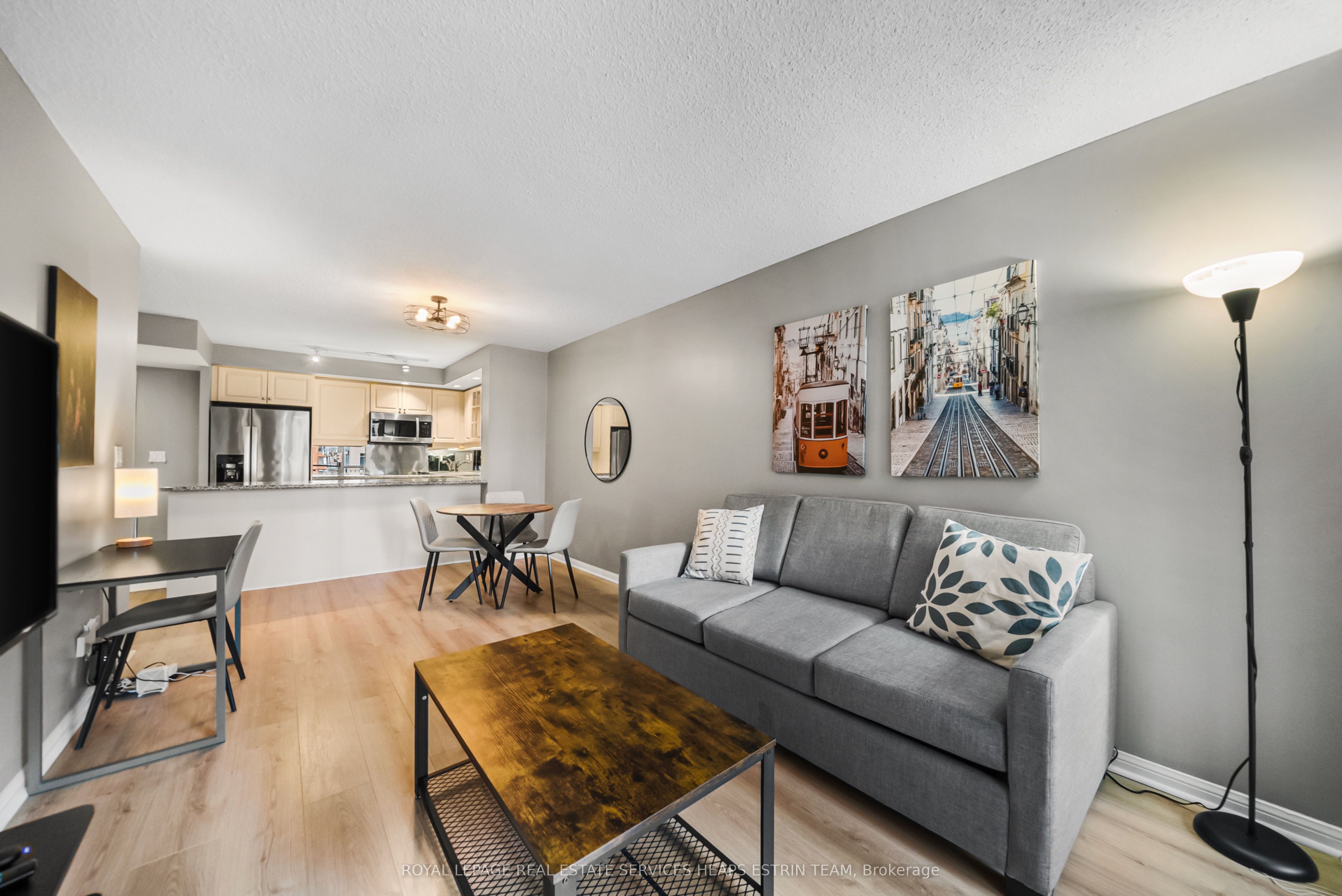 Additional image 4 of 702-140 Simcoe Street, Toronto, ON, M5H 4E9