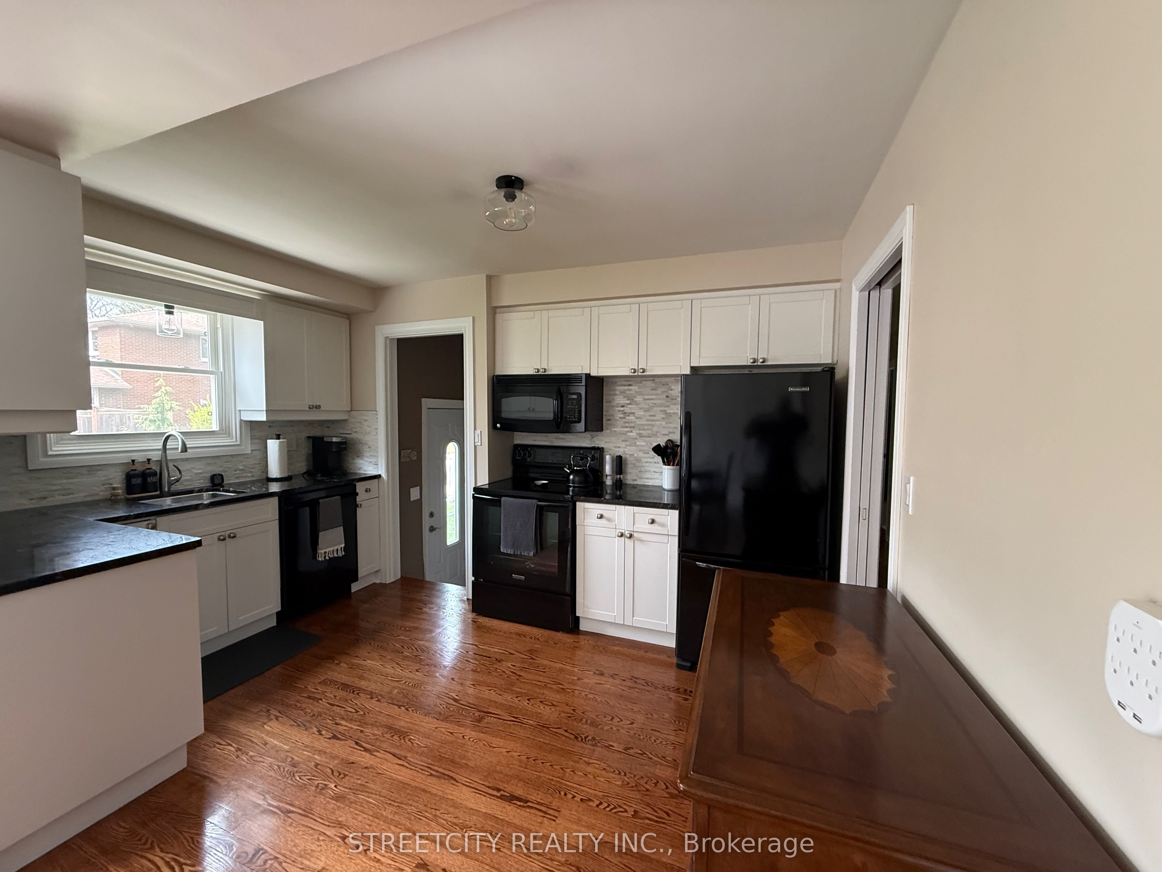 Additional image 5 of 1044 Cathcart Boulevard, Sarnia, ON, N7S 2H2