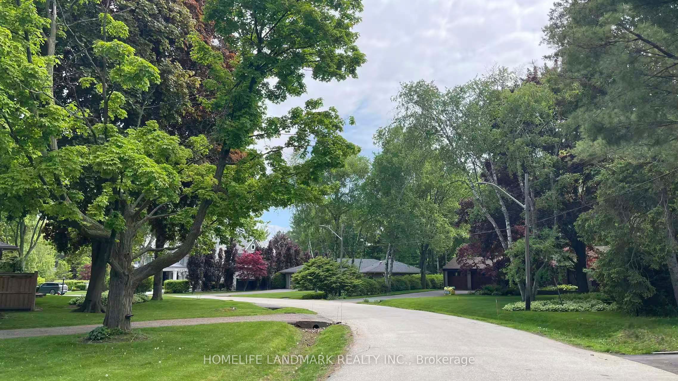 1556 Crestview Avenue, Mississauga, ON, L5G 3P6
