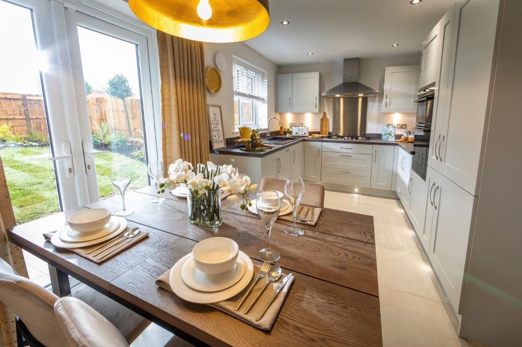 3 bed detached house for saleNew Brighton CH7 photo 3