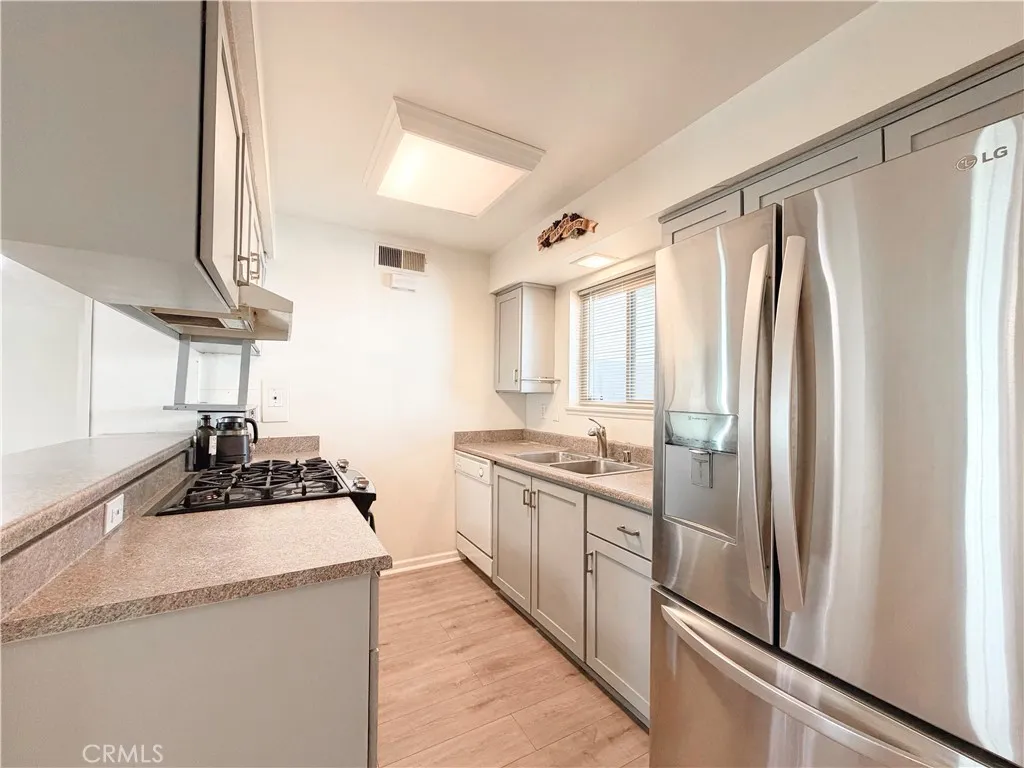 Additional image 38 of 22131 N Oxnard Street Unit A, Woodland Hills, CA 91367