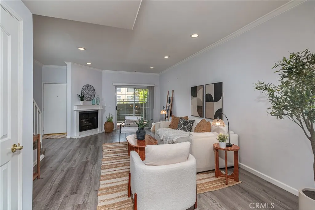 Additional image 2 of 11485 Moorpark Street Unit 15, Studio City, CA 91602