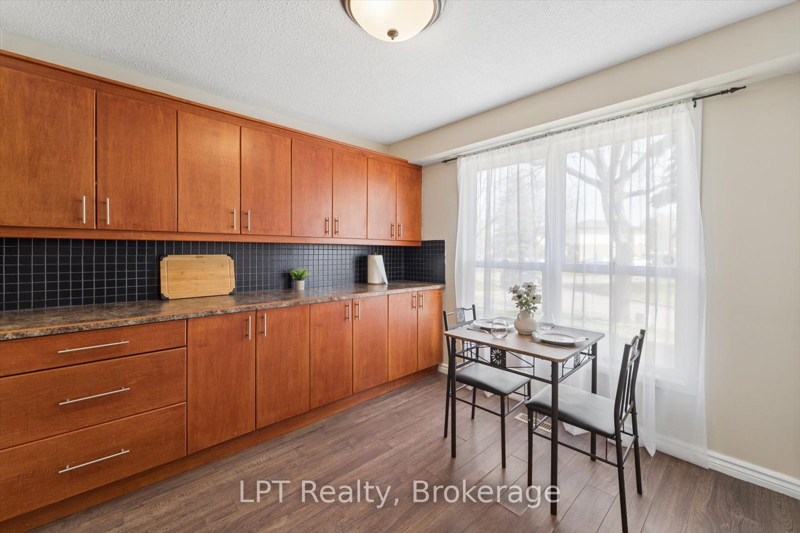 Additional image 6 of 209 Northminster Court, Oshawa, ON, L1G 7M6