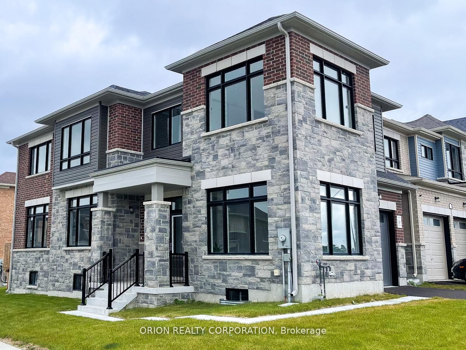 Additional image 2 of 147 Fenchurch Manor, Barrie, ON, L9J 0X1