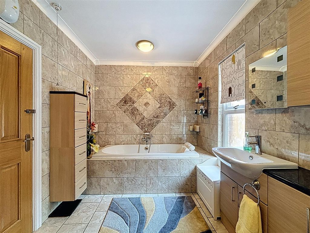 Additional image 39 of 6 bed terraced house for saleEastgate, Hornsea HU18