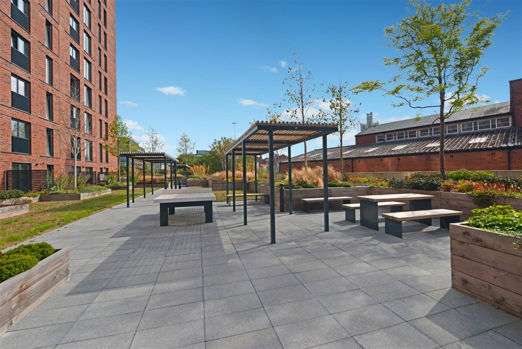 Additional image 14 of 1 bed flat for saleSpringwell Gardens, Leeds LS12