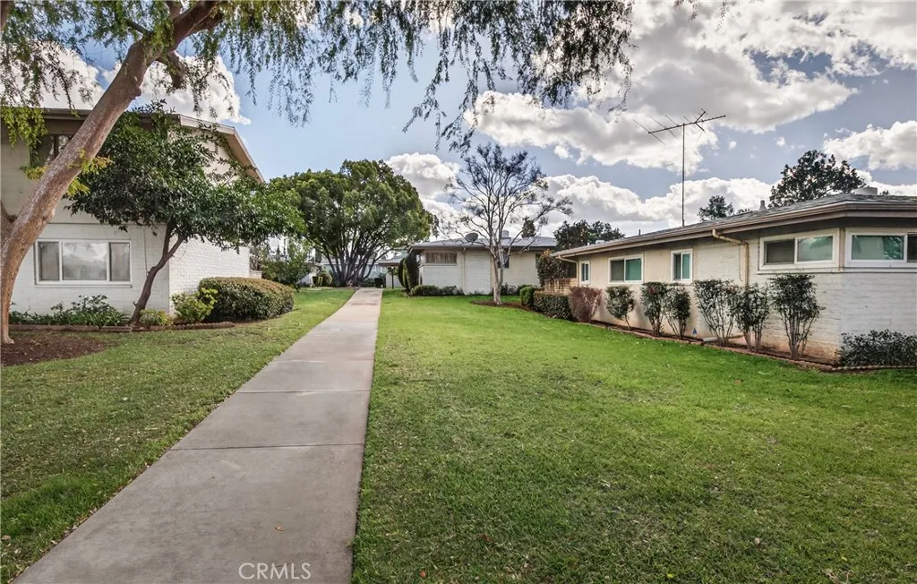 56 N Center, Redlands, CA 92373 photo 2