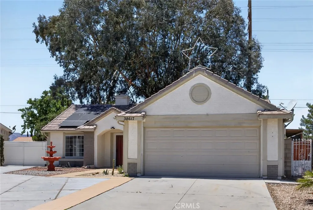 38617 Palms Pl, Palmdale, CA 93552 photo 2
