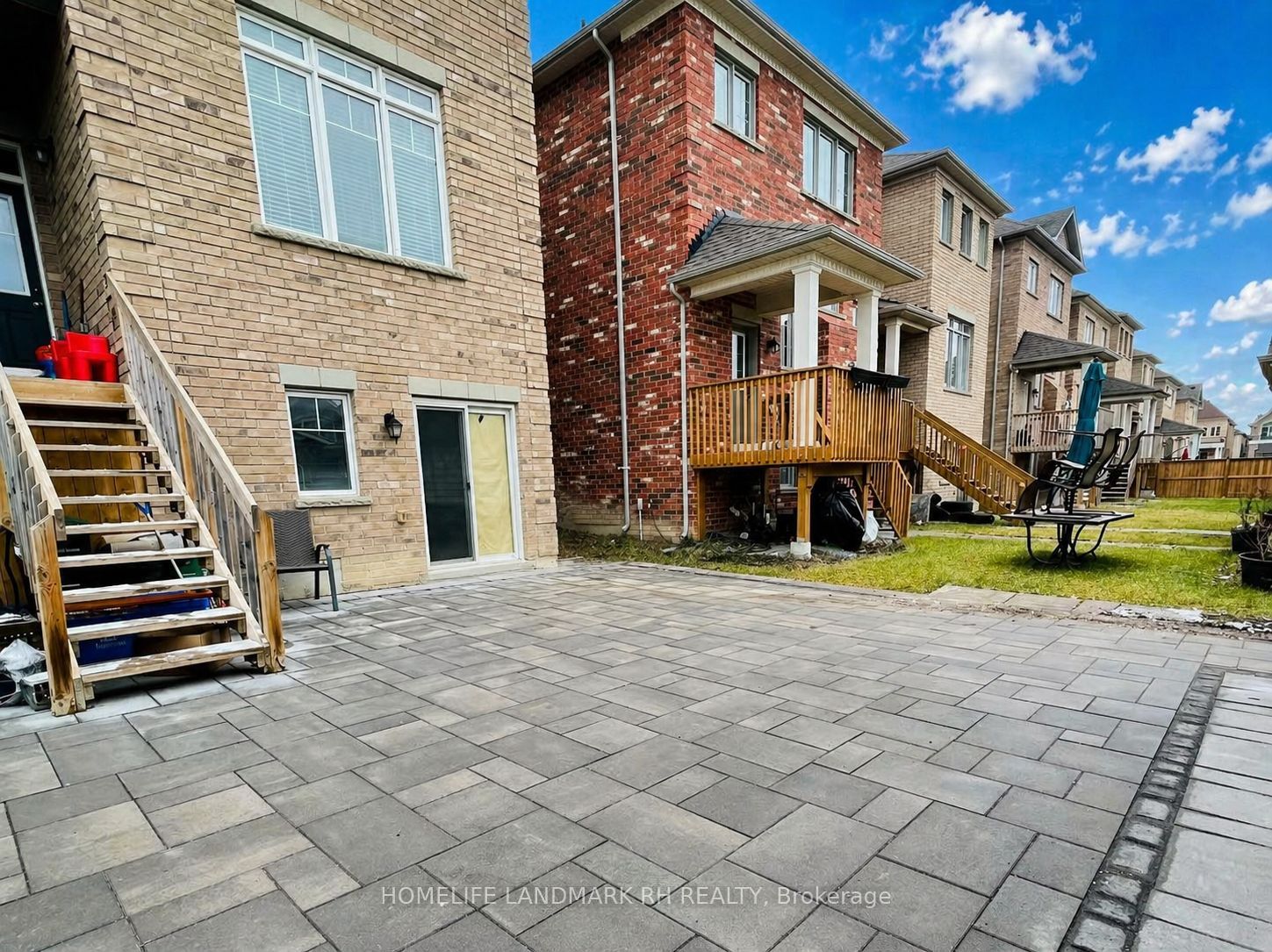 Bsmt-25 Clara May Avenue, East Gwillimbury, ON, L9N 0R4