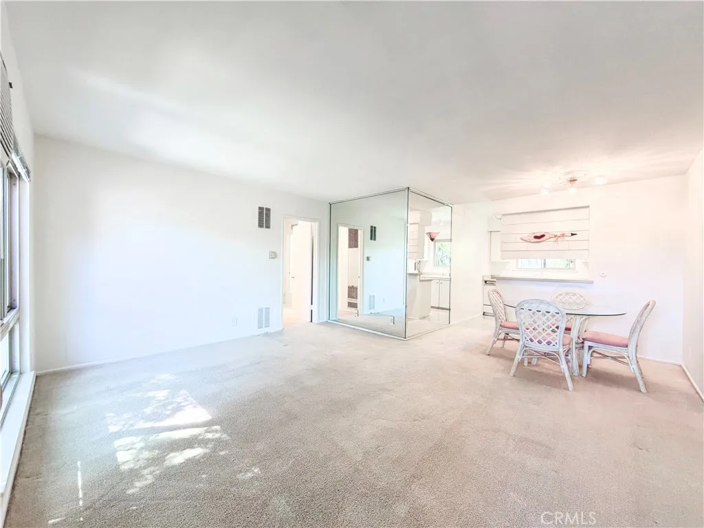 Additional image 7 of 6041 Fountain Park Lane Unit 11, Woodland Hills, CA 91367