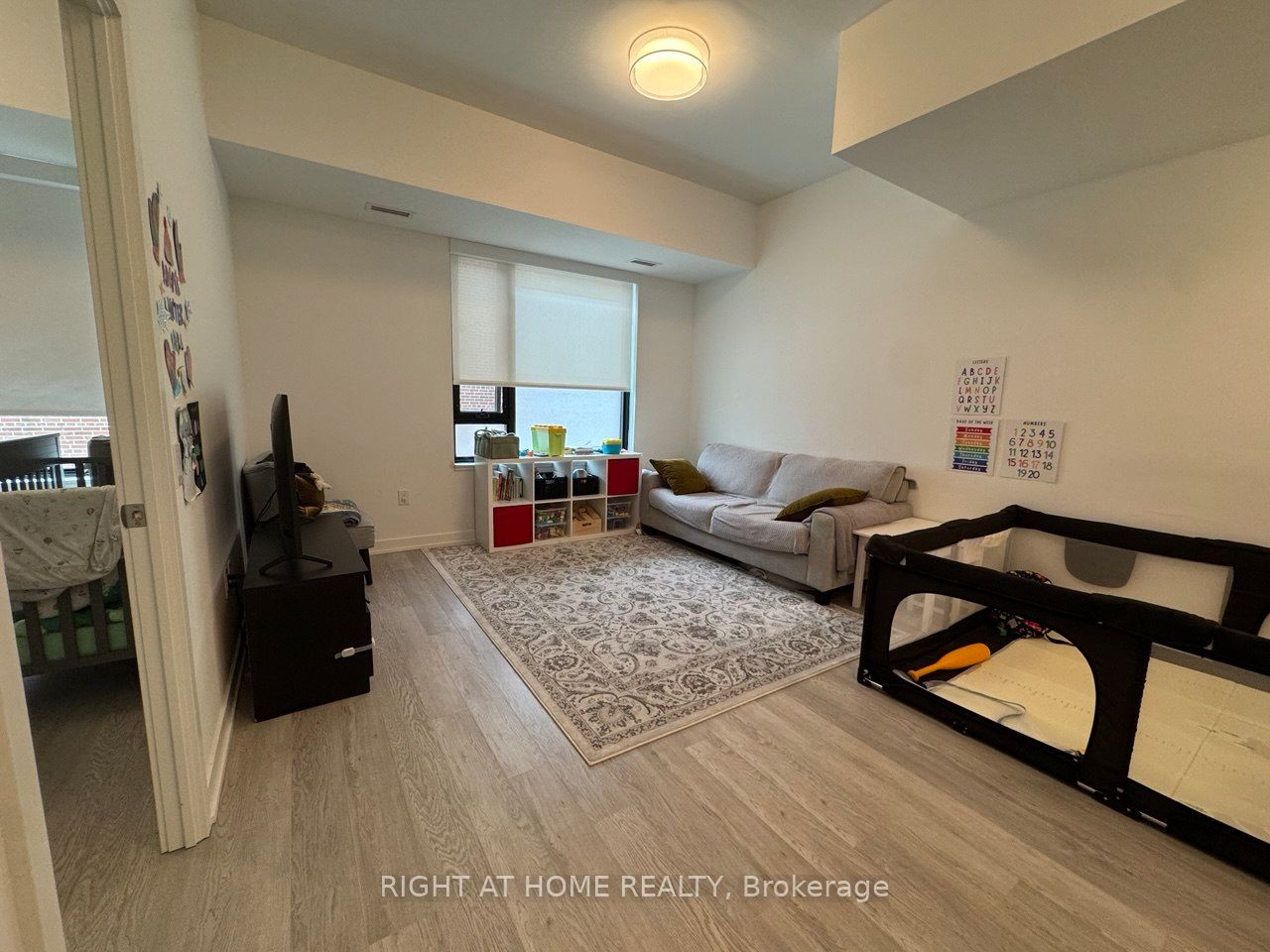 Additional image 4 of 202-3 Strathgowan Avenue, Toronto, ON, M4N 1B8