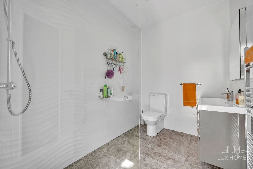 Additional image 36 of 7 bed detached house for saleParkstone Avenue, Emerson Park RM11