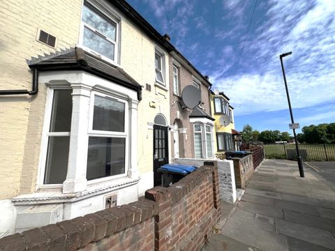 Inverness Road, Edmonton N18