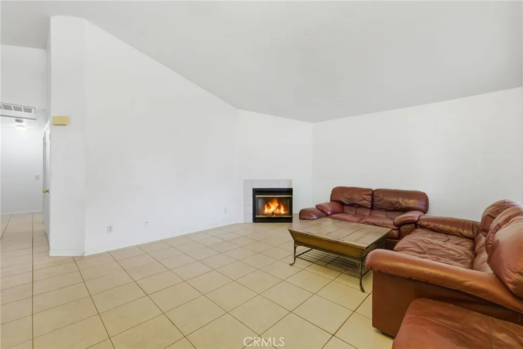 5952 Maybelle St, Riverside, CA 92504 photo 3
