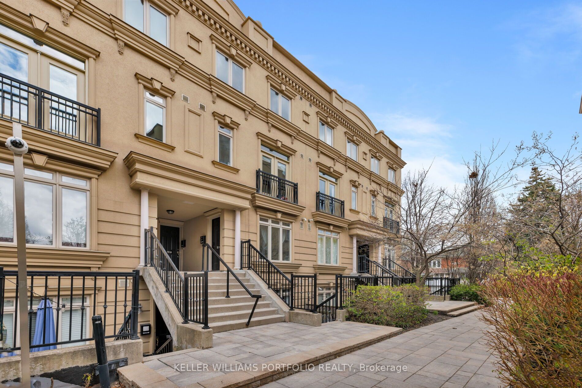 08-60 Carr Street, Toronto, ON, M5T 1B7
