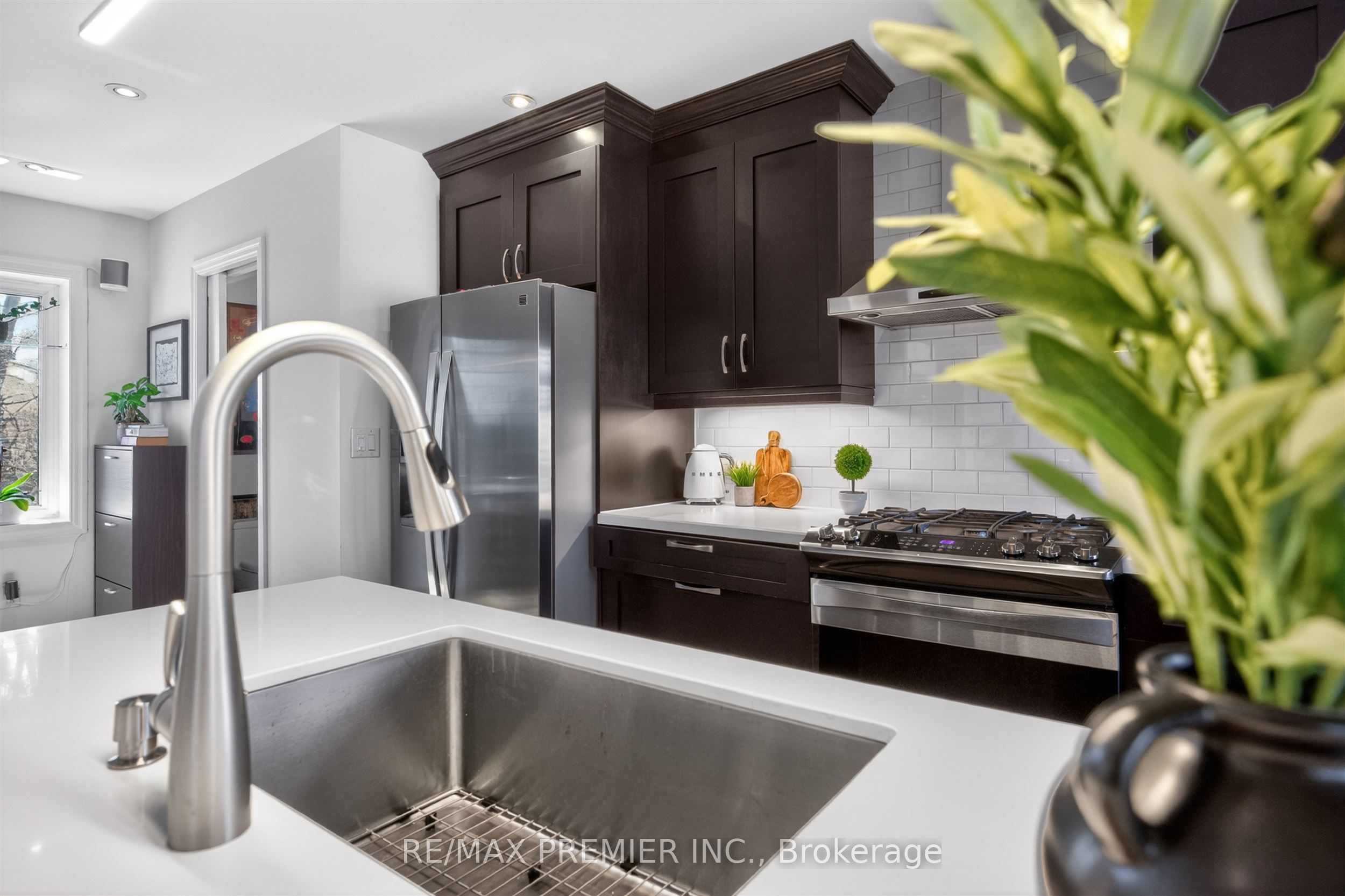 Additional image 5 of 19 Park Lane, Toronto, ON, M8Y 1R7
