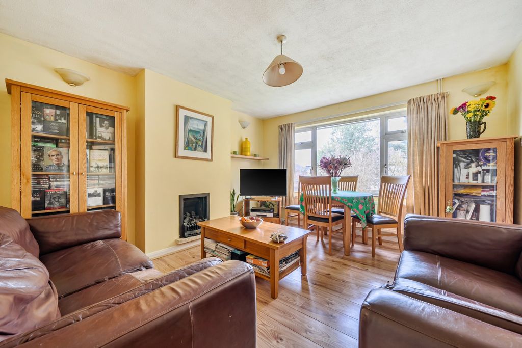 Additional image 2 of 2 bed maisonette for saleMaypole Road, Taplow, Buckinghamshire SL6