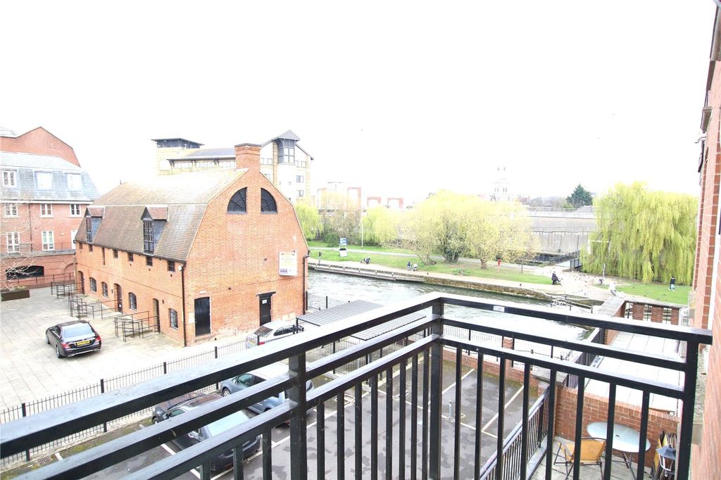 Additional image 5 of 2 bed flat for saleBear Wharf, Fobney Street, Reading, Berkshire RG1