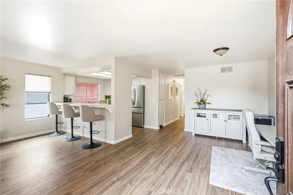 Additional image 5 of 7255 Balboa Blvd Unit 20, Lake Balboa, CA 91406