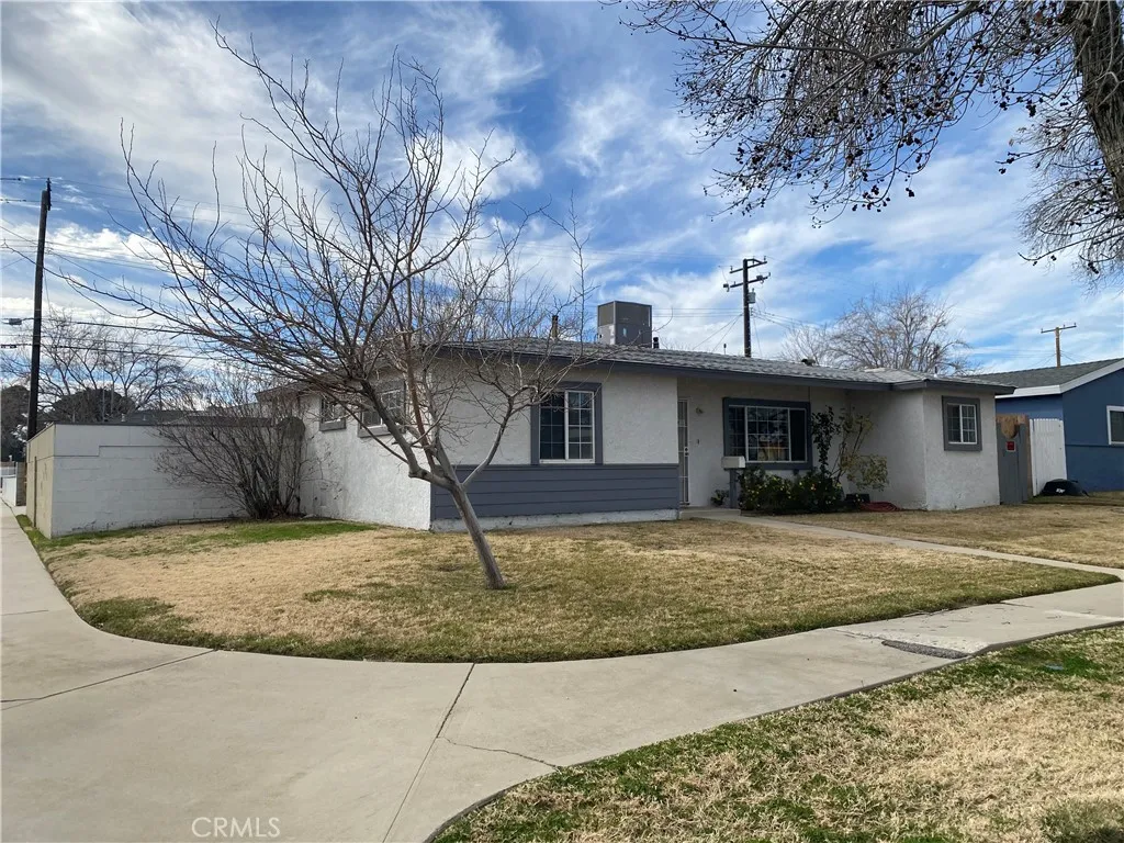 646 E Nugent St, Lancaster, CA 93535 photo 4