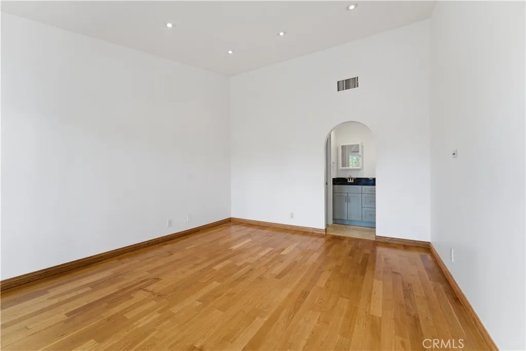 Additional image 29 of 15863 foothill Blvd, Rancho Cascades, CA 91342