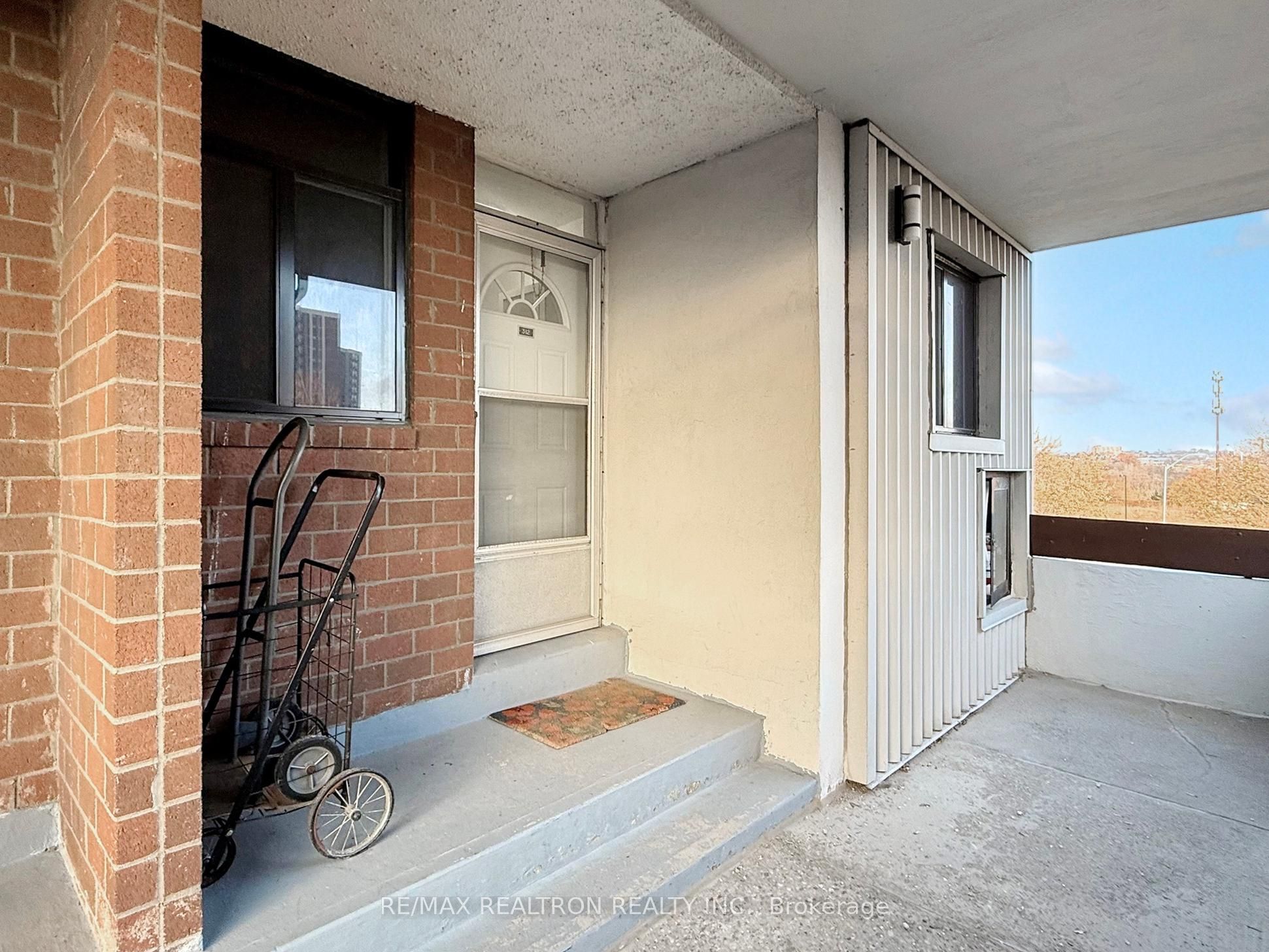 Additional image 4 of 312-150 Leeward Glenway, Toronto, ON, M3C 2Y9