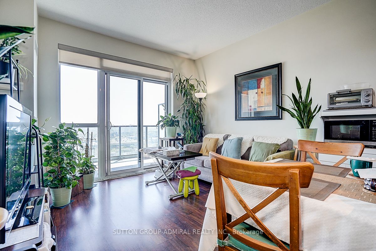 Additional image 3 of 1413-35 Brian Peck Crescent, Toronto, ON, M4G 0A5