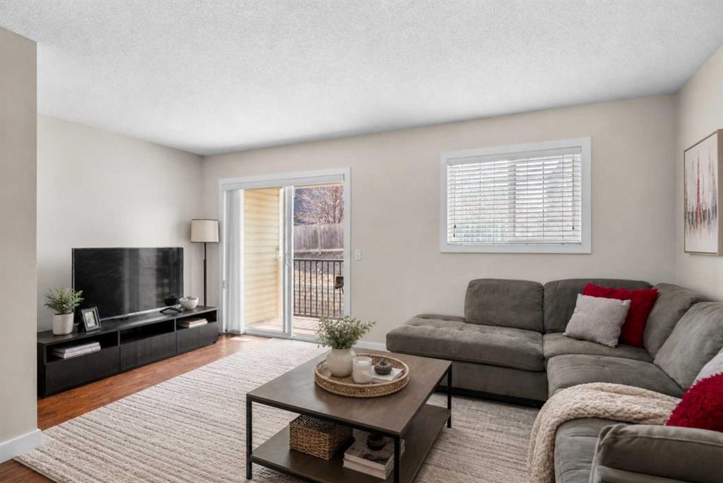 89 Pantego Lane NW, Calgary, AB, T3K 0T1