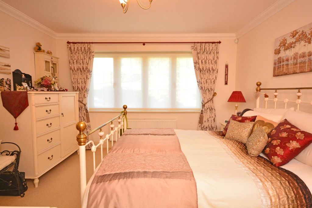 Additional image 13 of 4 bed country house for saleCrampmoor Lane, Crampmoor, Romsey, Hampshire SO51