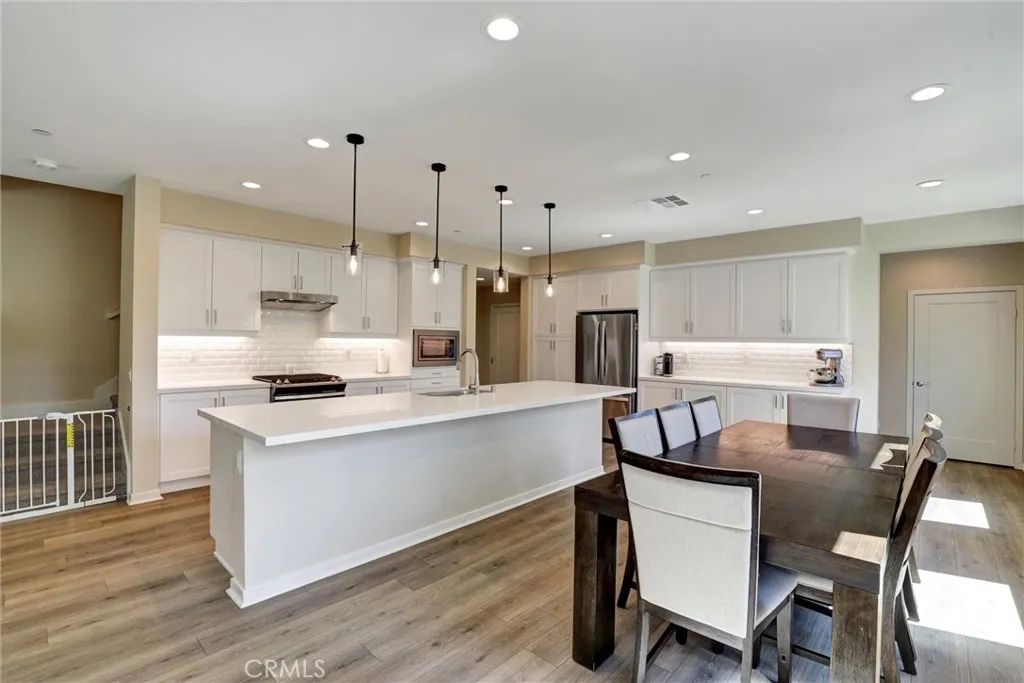 Additional image 33 of 176 Novel, Irvine, CA 92618